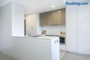 Executive Apartment Near Parliament House - Image 3