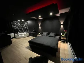 Atypical romantic room - Image 1