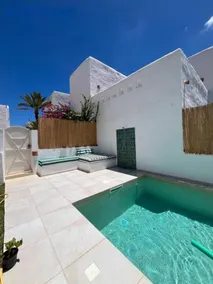 Dar Lisa - Charming authentic beachfront villa - Image 1