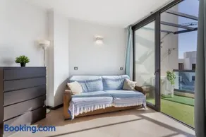 Oceanfront Apartment With Pool - Image 4