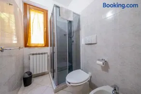 Happy Guest Apartments - Lake Panorama & Pool - Image 4