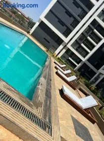 Calm by the park - Park view Gym Pool Garden - Image 2