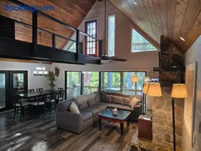 Stunning Withlacoochee Riverside Cabin 5BR 4BA Sleeps 16 - Image 1