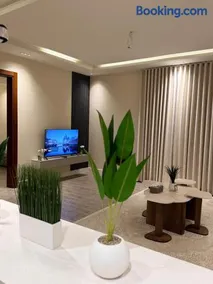 Modern Stylish and Entry Smart Apartment - Image 5