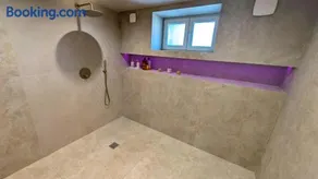 Suite Romantique - king size & douche Italienne - Image 2