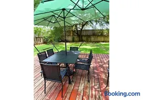 Pet Friendly - Q2 & Domain - King Bed - Pool Table - Image 2
