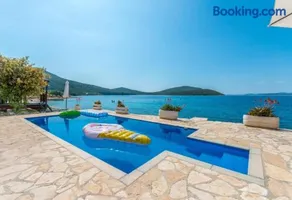 Seascape bungalow with terrace with seaview - Image 3