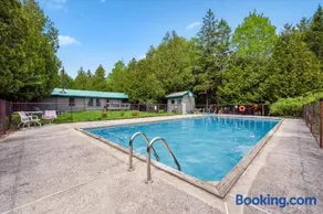 Whisk You Away Pool 4-Season 35min to Grotto - Image 1