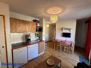 Au pied des pistes, ski à Chamrousse ,Piscine, Sauna & salle sport, 6 pers , Wi-Fi, Parking - Image 1