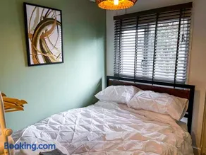 Stylish Bungalow upto 6 guests - Long Term Contractor Apartment - Image 4