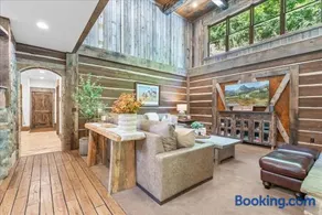 Hidden Mountain Luxury Lodge, Close to ski runs, Hot Tub , Theater - Image 2