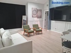 Elegant 3 bedroom, 2 full bathroom in Uniondale - Image 2