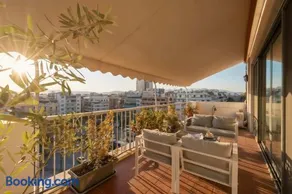 Spacious 3BD Apt with stunning view - Image 3