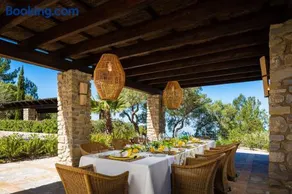 Elegant Villa Retreat in Banyalbufar, 1022 - Image 2