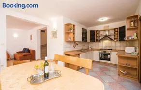Three-Bedroom Holiday Home In Duba - Image 3
