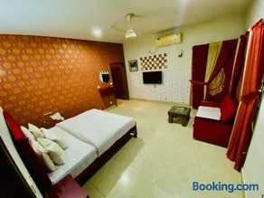 Guest House Near Movenpick hotel Centururs and Centurus Mall islamabad - Image 4