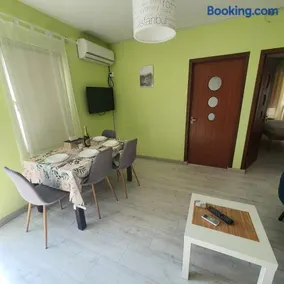 Oscar's Apartment - Image 5