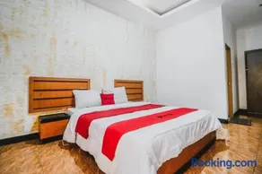 RedDoorz Plus at Neo Asri Hotel Megamendung Puncak Bogor - Image 1