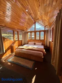 THE OFFBEAT CHALET - Image 5