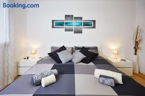 Center Aviano Comfort Suite FREE PARKING WIFI - Image 2