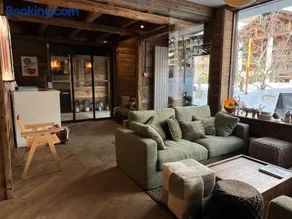 Everest Hotel - Image 2