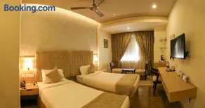 Raj Riveria Hotel - Image 3