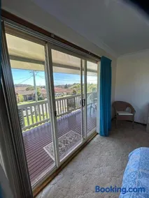 Narooma/Dalmeny Fishermens Lodge Unit 2 - Image 2