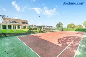 Country Retreat with Grounds & Leisure Facilities - Image 2