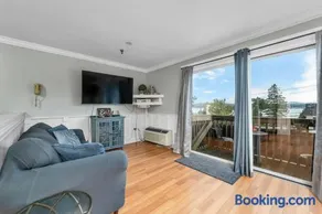 Perfect Gilford Stay Parking, Pool, WiFi & BBQ Incl - Image 4