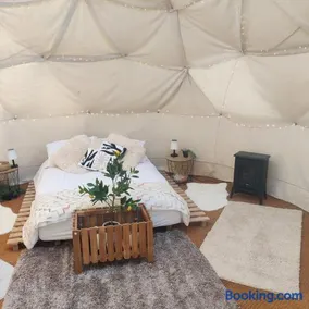 Charming Retreat in Pewsey Countryside - Image 3