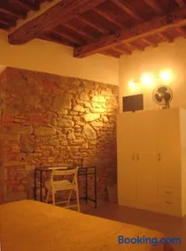 Rinathos Guesthouse - Image 5