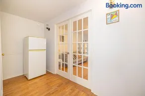 Cozy 1 BDR apt in MTL-E, near metro, free parking - Image 1