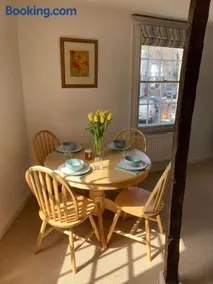 Historic maisonette cottage - Image 2