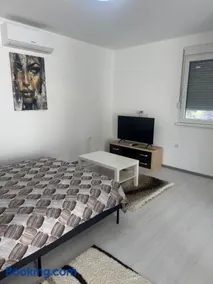 Elena Airport Apartments - Image 2