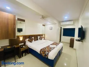 Hotel Vashi Inn - Image 2