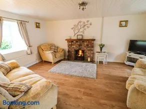 Shaws Hill Farmhouse - Image 5