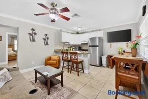 Coconut Villa Suite 2 - Image 2