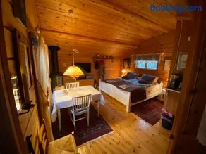 Timrad stuga i kanten av skogen med SPA möjlighet - Image 2