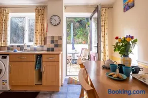 Honeysuckle Cottage - Your Seaside Escape in Beer - Image 2