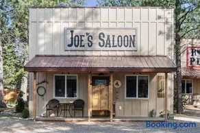 Fort Williamson Glacier Vacation Rentals - Image 2