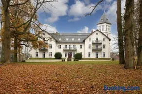 "Schloss Hohen Niendorf" bei Kühlungsborn, Kamin & Sauna - Image 1