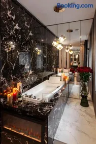 ARISTO Jacuzzi Hotel - Image 3