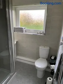 24 Gower Holiday Village - Image 2