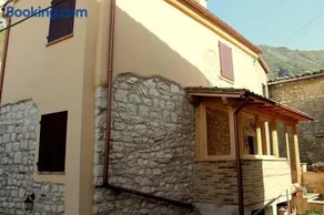 Casa Vacanze L'arco di Fondarca - Image 2