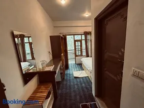 Sarai Stay - Image 4
