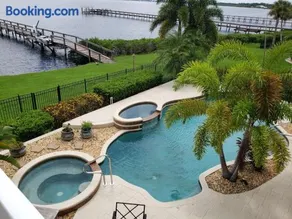 Big House on the Myakka Sleeps 12, Heated PoolSpa - Image 1