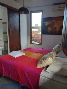 Apartamento Charmoso - Localização Privilegiada Enfrente Aeroporto - Perto de tudo - 2 minutos orla mar - Ar Cond, Frigobar, Tv 50, WIFI - Image 1