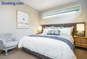 Trelawney Beach House - opposite Blairgowrie beach - Image 3