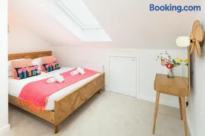 Family Friendly Sleeps 6 in Exmouth By The Sea - Image 2
