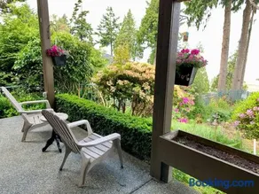 Waterfront Eagle's Nest - Family Friendly, Nanaimo - Image 3